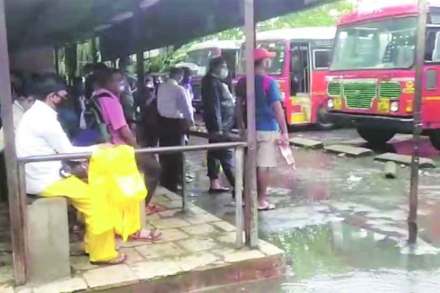 बससेवा बंद, नोकरदारांचे हाल बससेवा बंद, नोकरदारांचे हाल