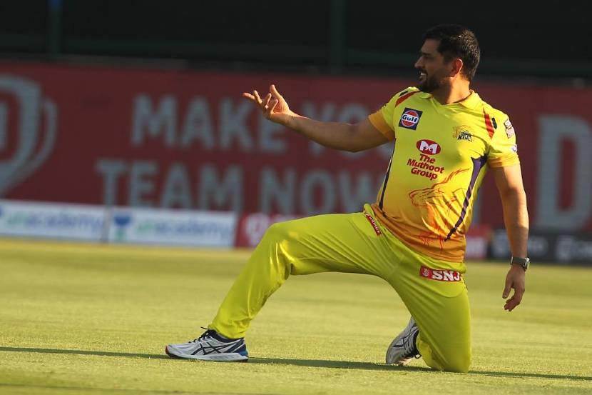 IPL 2020 : प्रत्येकाला वाटतं धोनीने मैदानात येऊन पूर्वीसारखं खेळावं, पण…