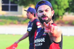 टी-२० आहे, कसोटी क्रिकेट नाही…मोठे फटके खेळ !