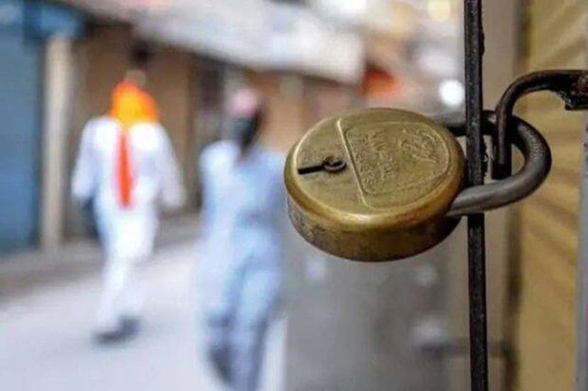 करोनाची साखळी तोडण्यासाठी लॉकडाउन करण्यात आले. पण त्याचा काही उपयोग झाला नाही. आज भारतात करोना रुग्णांची संख्या लाखांच्या घरात आहे. हजारो लोकांचे मृत्यू झाले आहेत. (संग्रहित छायाचित्र)