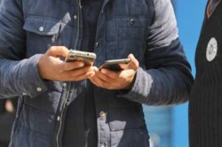 चोराने ४५ हजारांचा मोबाईल चोरला, पण वापरता न आल्याने…