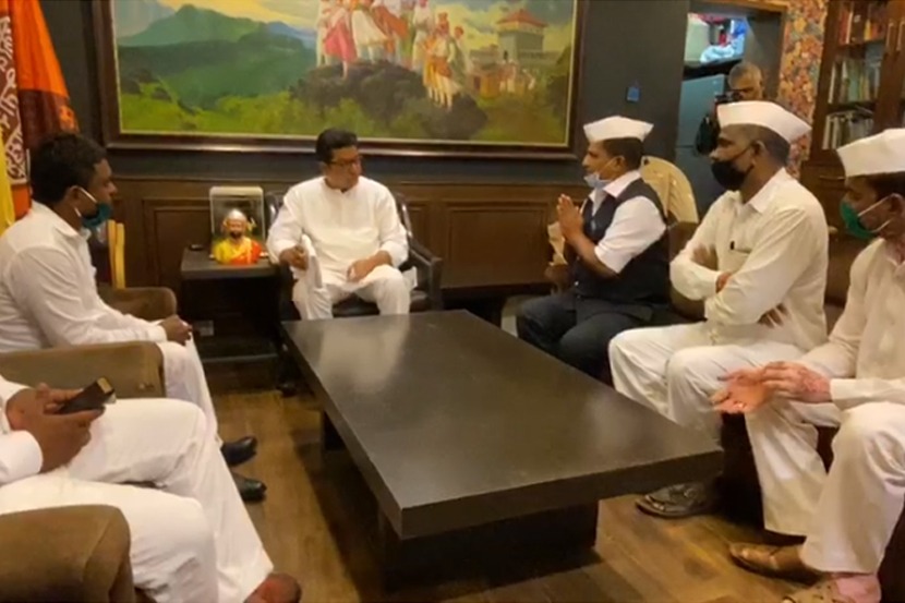 “वात पेटली आहे, कधीही भडका होऊ शकतो”; मुंबईच्या डबेवाल्यांचं शिष्टमंडळ राज ठाकरेंच्या भेटीला
