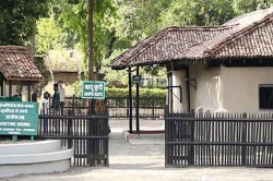 सर्व सेवा संघाचे अध्यक्ष महादेव विद्रोहींना हटवले