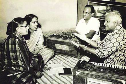 महान गायिका एम. एस. सुब्बुलक्ष्मी आणि इतर