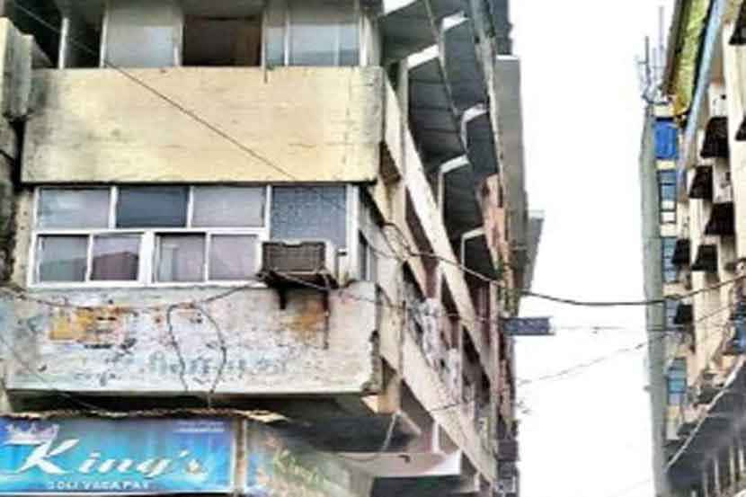 धोकादायक इमारतींच्या पुनर्विकासाची रखडपट्टी