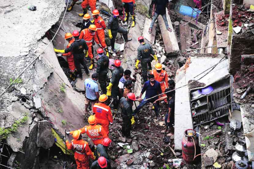 दाट वस्त्यांमुळे मदतीत अडचणी