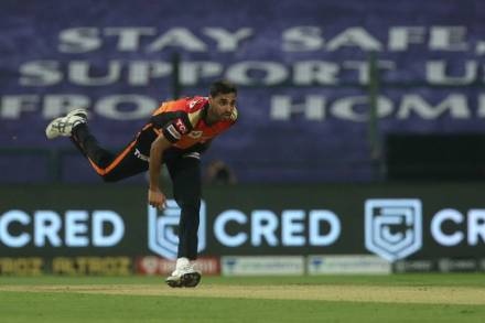 IPL 2020 : हैदराबादच्या अडचणींमध्ये भर, दुखापतीमुळे भुवनेश्वर कुमारची स्पर्धेतून माघार