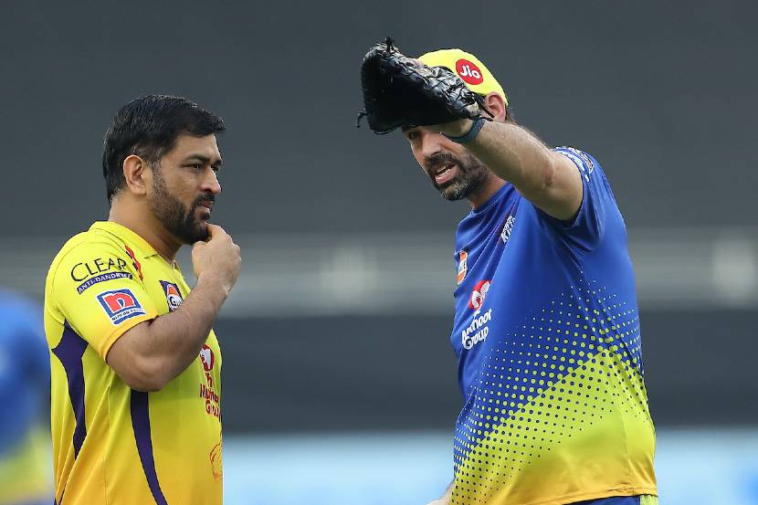 IPL 2020 : चेन्नईच्या यशात फ्लेमिंगचाही वाटा, बऱ्याचदा त्याला श्रेय मिळत नाही – धोनी