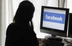 पुण्यात फेसबुकवरील मैत्रीतून तरुणीवर बलात्काराची घटना