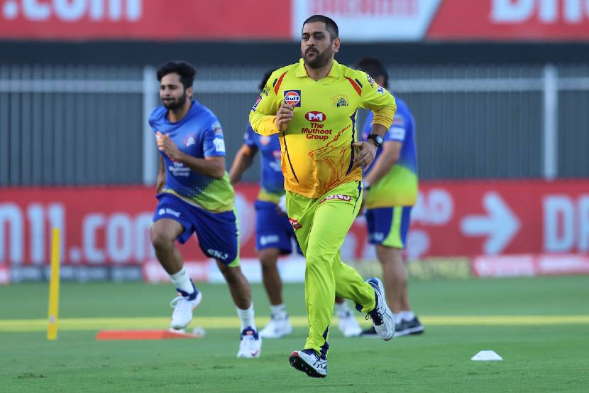 IPL 2020 : धोनीला आत्मपरीक्षण करण्याची गरज – जावेद मियाँदाद