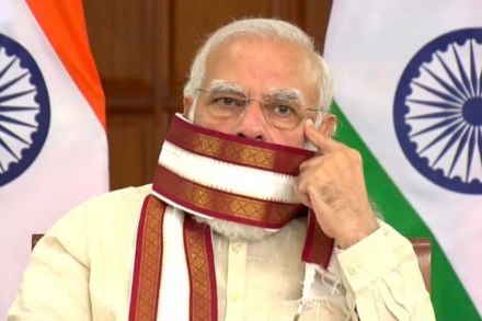 वितरण प्रक्रियेतील प्रत्येक पावलाची काटेकोरपणे चाचणी करा, असे पंतप्रधानांनी सांगितल्याचे सरकारी पत्रकात म्हटले आहे. 
