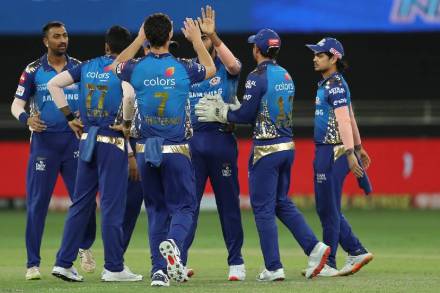 IPL 2020 स्पर्धेचा सध्या शेवटचा टप्पा सुरू आहे. 'प्ले-ऑफ्स'च्या पहिल्या सामन्यात दिल्लीला नमवून मुंबईने सहाव्यांदा अंतिम फेरीत धडक मारली आहे. IPL 2020 स्पर्धेचा सध्या शेवटचा टप्पा सुरू आहे. 'प्ले-ऑफ्स'च्या पहिल्या सामन्यात दिल्लीला नमवून मुंबईने सहाव्यांदा अंतिम फेरीत धडक मारली आहे.