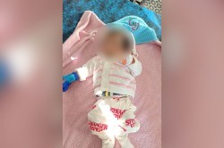 धक्कादायक! बाळ माझं नाही म्हणत दोन महिन्यांच्या चिमुकल्याला पित्यानं सोडलं रस्त्यावर