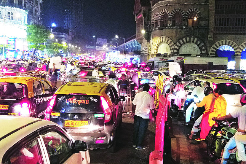 मेट्रोच्या कामांमुळे वाहतूक खोळंबा