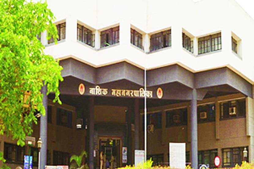 नियमित वेतन श्रेणी लागू करण्यासाठी पैशांची मागणी