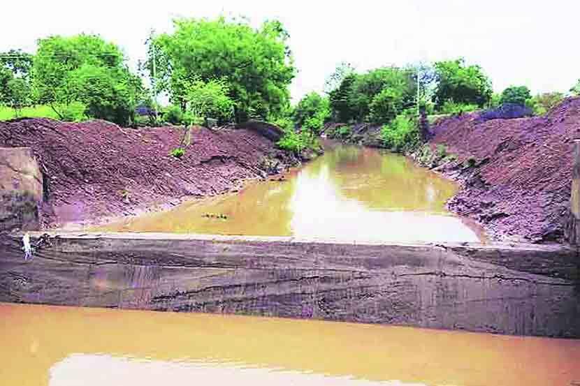 ‘जलयुक्त शिवार’चे ‘कार्य प्रगतिपथावर’!