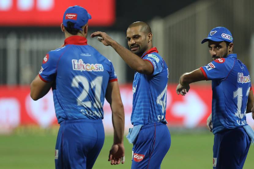 IPL 2020 : रोहित फॉर्मात नसल्याचा आम्ही फायदा घेणार – शिखर धवन