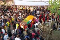 भाऊबीजेच्या दिवशीच भावाला अखेरचा निरोप देण्याची वेळ, शहीद ऋषीकेश जोंधळेंच्या पार्थिवावर अंत्यसंस्कार