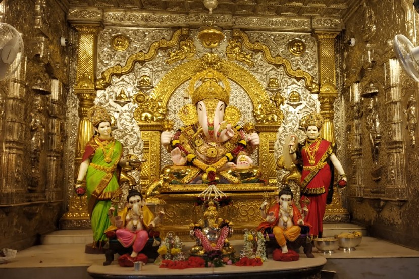दोन हजारांपेक्षा जास्त भक्तांनी घेतलं दगडूशेठ हलवाई गणपतीचे दर्शन