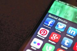 अभिव्यक्तीपुढचे धोके