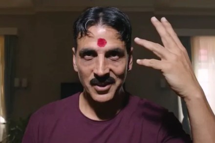 वाद आणि विरोधानंतरही ‘लक्ष्मी’ प्रसन्न, जगभरात केली इतकी कमाई
