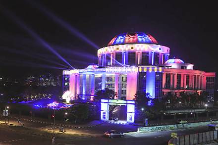 स्थानिक स्वराज्य संस्थेच्या माध्यमातून देशात व राज्यात प्रथमच नवी मुंबई महापालिका वृद्धाश्रम तयार करणारे पहिले शहर ठरणार आहे. स्थानिक स्वराज्य संस्थेच्या माध्यमातून देशात व राज्यात प्रथमच नवी मुंबई महापालिका वृद्धाश्रम तयार करणारे पहिले शहर ठरणार आहे.