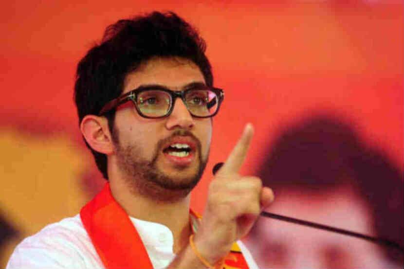 “मला वाटतं जनतेचा विश्वास ठामपणे मुख्यमंत्री उद्धव ठाकरे, उपमुख्यमंत्री अजित पवार, महसूल मंत्री बाळासाहेब थोरात यांच्यासह संपूर्ण महाविकास आघाडीवर आहे. ही नेते मंडळी चांगलं काम पाहत आहेत. यांनी चांगल्या पद्धतीने करोनाची परिस्थिती सांभाळली असून अजूनही सांभाळत आहोत. आपण हळूहळू सर्वकाही उघडत आहोत. लोकांची काळजी घेऊन कुठेही घाईगडबड न करता जबाबदारीनं काम करत आहोत. त्याचबरोबर पर्यावरण, उद्योग क्षेत्राला आपण पुढे घेऊन चाललो आहोत,”असं युवासेनेचे अध्यक्ष व पर्यावरण मंत्री आदित्य ठाकरे निवडणूक निकालावर बोलताना म्हणाले.