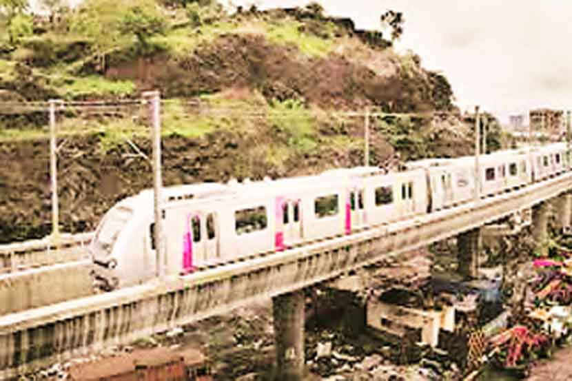 पहिल्या टप्प्यातच मेट्रो ‘रुतली’!