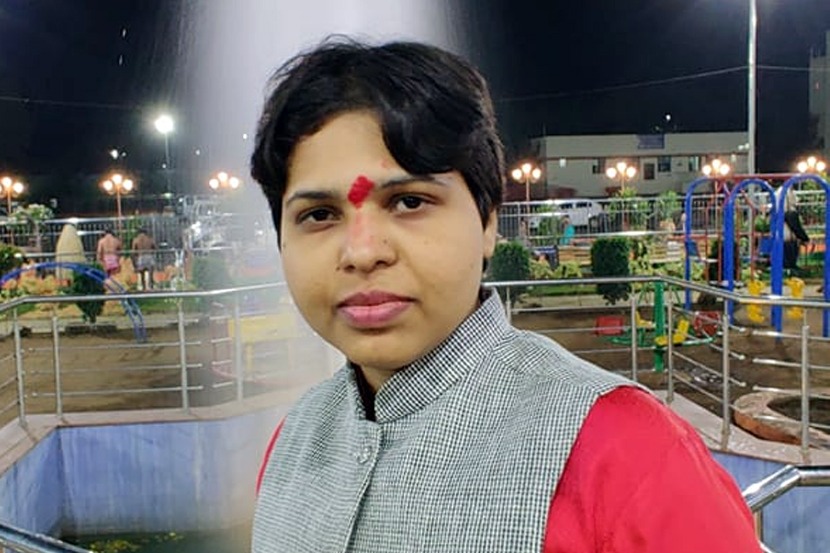 तृप्ती देसाईंना पोलिसांनी घेतलं ताब्यात, शिर्डीला जाण्यापासून रोखलं तृप्ती देसाईंना पोलिसांनी घेतलं ताब्यात, शिर्डीला जाण्यापासून रोखलं