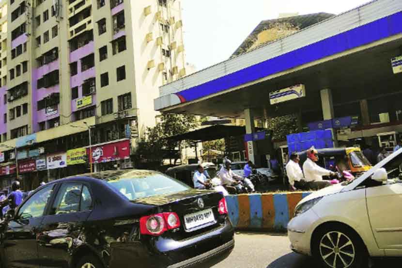 कोंडी सोडवण्यासाठी वाहतूक बदल