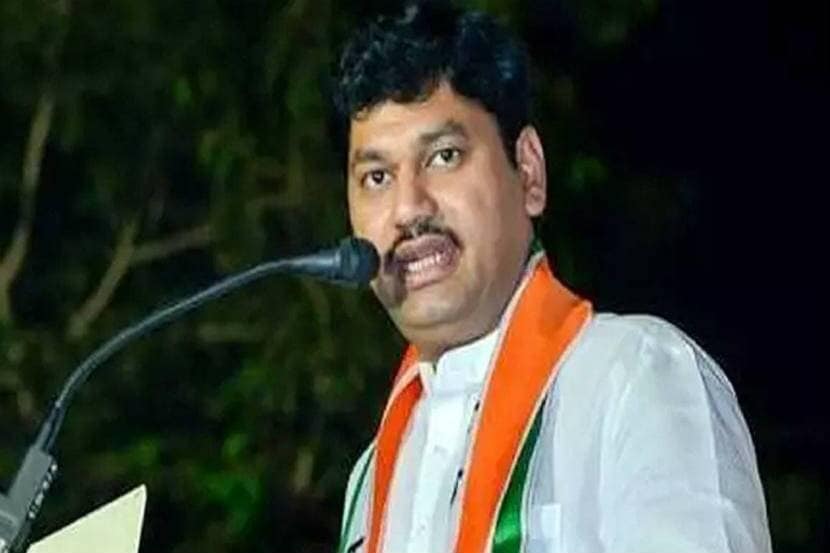 Gram Panchayat Results : परळीत धनंजय मुंडेंच्या गटाचा दणदणीत विजय