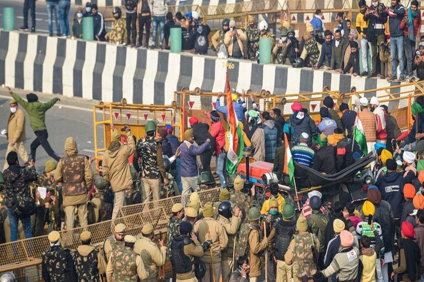 दिल्लीत शेतकरी आणि पोलिसांमध्ये संघर्ष