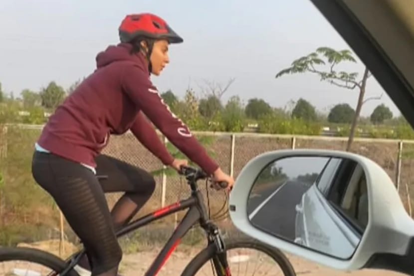 मी जिंकणारंच! अभिनेत्रीनं लावली कारसोबत शर्यत; पाहा हा थक्क करणारा व्हिडीओ