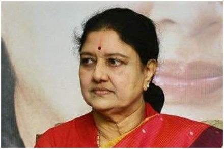चेन्नई : व्ही. के. शशिकला यांची चार वर्षानंतर तुरुंगातून सुटका करण्यात आली.
