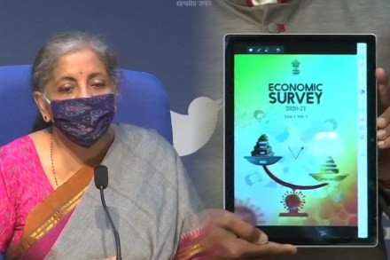 ‘जीडीपी’ला करोनाचा तडाखा! चालू आर्थिक वर्षात विकासदर राहणार उणे ७.७ टक्के
