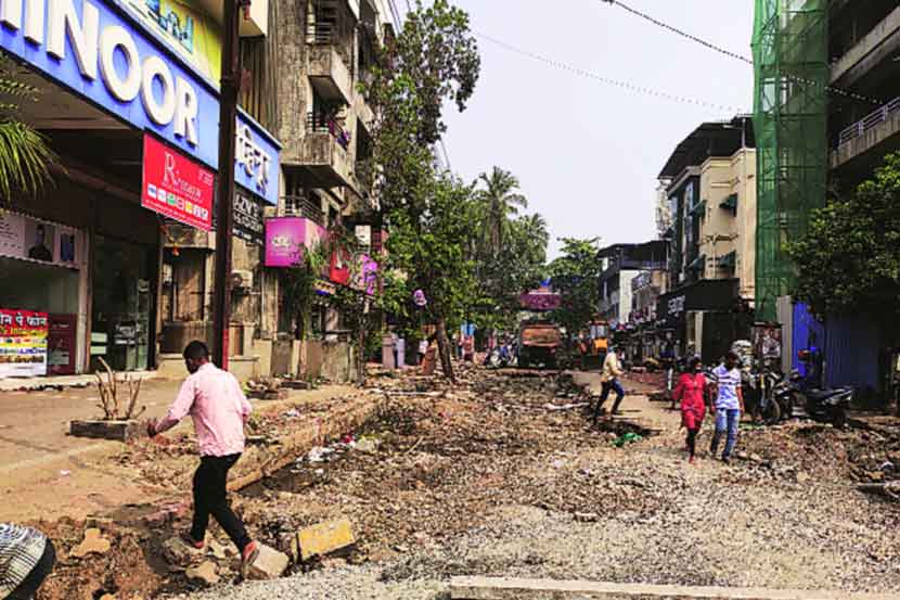 वर्षभरापासून पनवेलमधील रस्ते खोदलेलेच