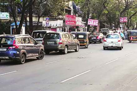 पामबीच मार्गावर वाहनांना वाशीत ‘ब्रेक’