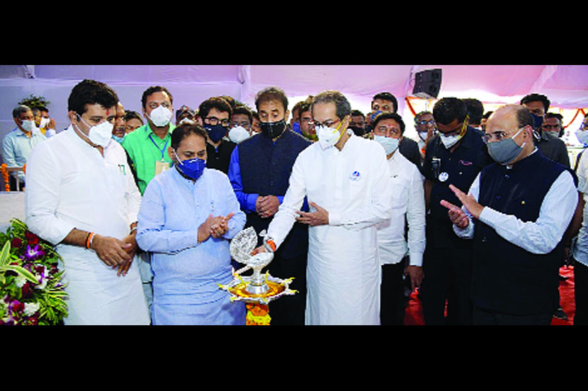 उद्घाटन सोहोळ्यात बोलताना मुख्यमंत्री, अनिल देशमुख, नितीन राऊत, संजय राठोड, आदित्य ठाकरे व मिलिंद म्हैसकर.