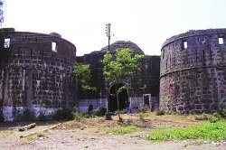 वसई-विरारमध्ये सुविधांविना पर्यटन