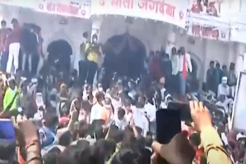 “कोण आला रे कोण आला…बंजाऱ्यांचा वाघ आला,” तुफान गर्दीत संजय राठोड यांच्या समर्थकांची घोषणाबाजी