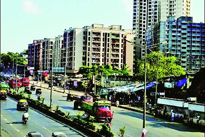 рднрд┐рд╡рдВрдбреА рд╢рд╣рд░рд╛рддреВрди рдореБрдВрдмрдИ-рдирд╛рд╢рд┐рдХ рдорд╣рд╛рдорд╛рд░реНрдЧрд╛рдХрдбреЗ рд╣реЛрдгрд╛рд▒реНрдпрд╛ рдЕрд╡рдЬрдб рд╡рд╛рд╣рдирд╛рдВрдореБрд│реЗ рд╢рд╣рд░рд╛рдд рд╡рд┐рд╡рд┐рдз рдард┐рдХрд╛рдгреА рд╣реЛрдгрд╛рд░реА рд╡рд╛рд╣рддреВрдХ рдХреЛрдВрдбреА рдЯрд╛рд│рдгреНрдпрд╛рд╕рд╛рдареА рдкреНрд░рд╕реНрддрд╛рд╡рд┐рдд рдЕрд╕рд▓реЗрд▓реНрдпрд╛ рд╕рд╛рд╡рдВрдбреЗ-рдЧреЛрд░рд╕рд╛рдИ рдорд╛рд░реНрдЧрд╛рд▓рд╛ рдЕрдЦреЗрд░ рдореБрд╣реВрд░реНрдд рдорд┐рд│рд╛рд▓рд╛ рдЖрд╣реЗ. рднрд┐рд╡рдВрдбреА рд╢рд╣рд░рд╛рддреВрди рдореБрдВрдмрдИ-рдирд╛рд╢рд┐рдХ рдорд╣рд╛рдорд╛рд░реНрдЧрд╛рдХрдбреЗ рд╣реЛрдгрд╛рд▒реНрдпрд╛ рдЕрд╡рдЬрдб рд╡рд╛рд╣рдирд╛рдВрдореБрд│реЗ рд╢рд╣рд░рд╛рдд рд╡рд┐рд╡рд┐рдз рдард┐рдХрд╛рдгреА рд╣реЛрдгрд╛рд░реА рд╡рд╛рд╣рддреВрдХ рдХреЛрдВрдбреА рдЯрд╛рд│рдгреНрдпрд╛рд╕рд╛рдареА рдкреНрд░рд╕реНрддрд╛рд╡рд┐рдд рдЕрд╕рд▓реЗрд▓реНрдпрд╛ рд╕рд╛рд╡рдВрдбреЗ-рдЧреЛрд░рд╕рд╛рдИ рдорд╛рд░реНрдЧрд╛рд▓рд╛ рдЕрдЦреЗрд░ рдореБрд╣реВрд░реНрдд рдорд┐рд│рд╛рд▓рд╛ рдЖрд╣реЗ.