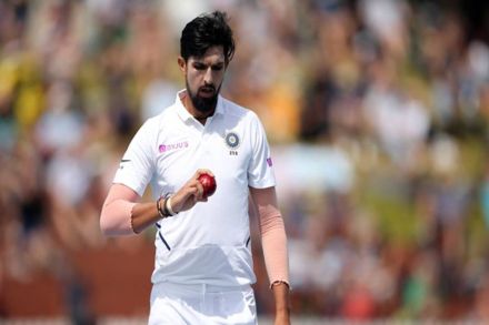 IND vs ENG : इशांतची ऐतिहासिक कामगिरी, ३०० बळींचा टप्पा केला पार
