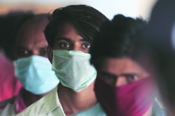 मुखपट्टीविना फिरणाऱ्या  १७ हजार जणांवर कारवाई 