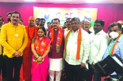 निवडणुकीपूर्वी पक्षांतराचे वारे