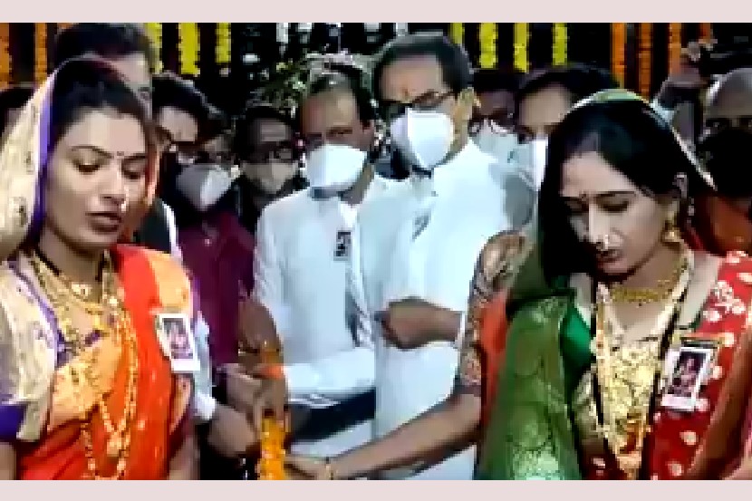 शिवनेरीवर झालेल्या शिवजयंती सोहळ्याप्रसंगी मुख्यमंत्री उद्धव ठाकरे आणि उपमुख्यमंत्री अजित पवार. 