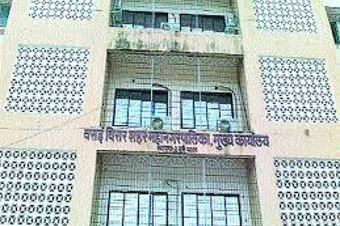 पालिकेकडे कर्करोग रुग्णांच्या उपचारांसाठी कुठल्याच सुविधा नाहीत, एवढेच नव्हे तर शहरातील कर्करोग रुग्णांची माहिती देखील पालिकेकडे उपलब्ध नाही.