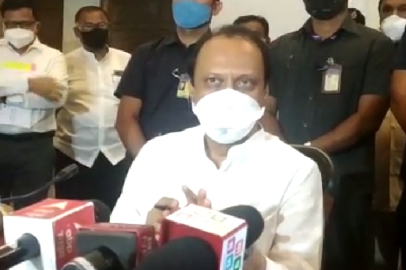 “लस घेताना फोटो काढणं ही नौटंकी, मी फोटो टाकला असता तर…”; अजित पवारांचं मिश्कील वक्तव्य
