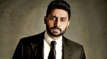 फिल्म हिट होण्यासाठी अभिषेकने केला नावात बदल? फिल्म हिट होण्यासाठी अभिषेकने केला नावात बदल?