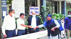 करोनाच्या संसर्गात धर्मादाय आयुक्त कार्यालयात झुंबड