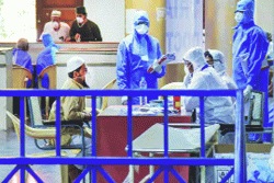 खासगी रुग्णालयांत प्रतीक्षा